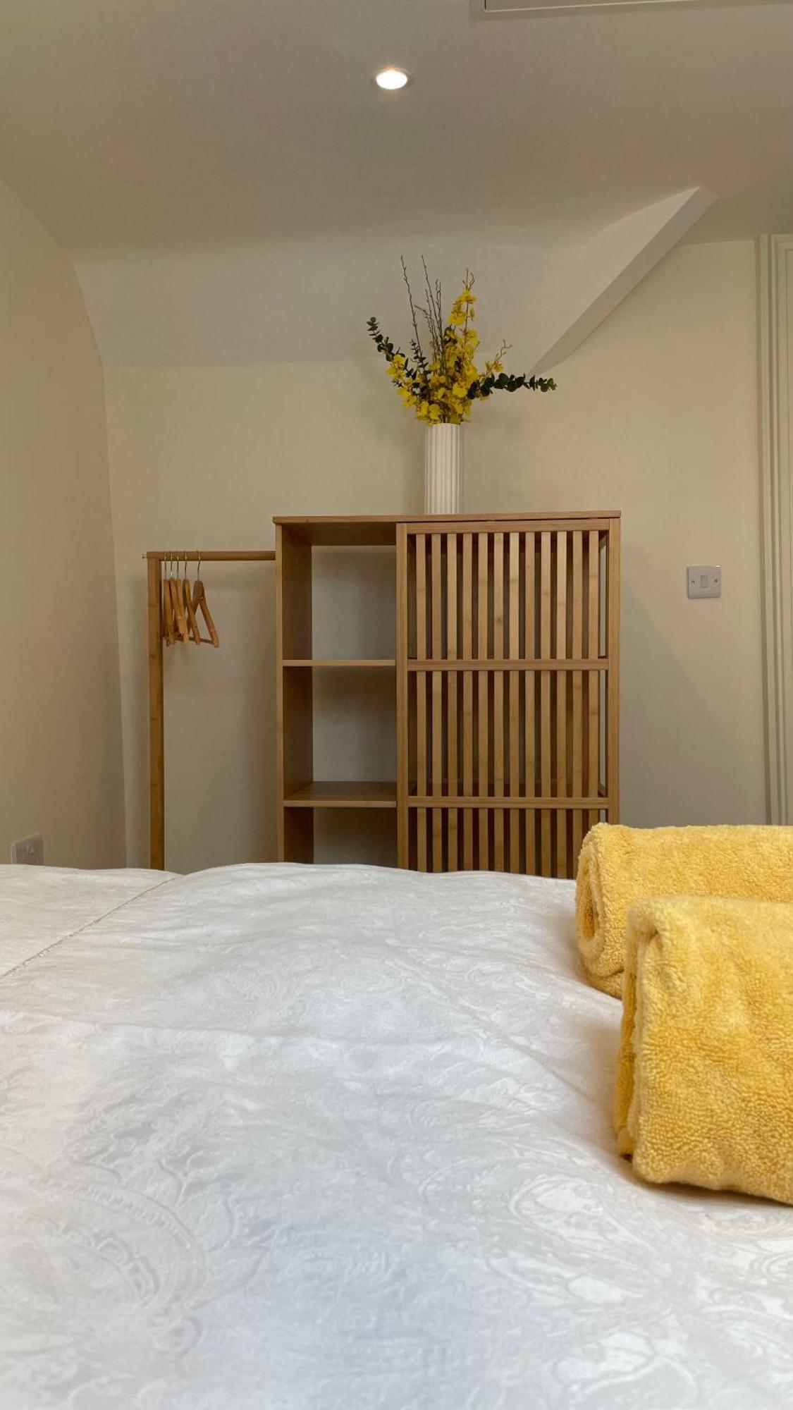 Spire Entire Attic Apartment No Kitchen Dublin Dış mekan fotoğraf
